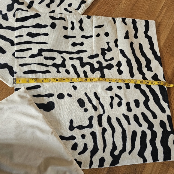 Pack of 4 Decorative Cream Throw Pillow Covers Zippered Closure - Picture 7 of 10